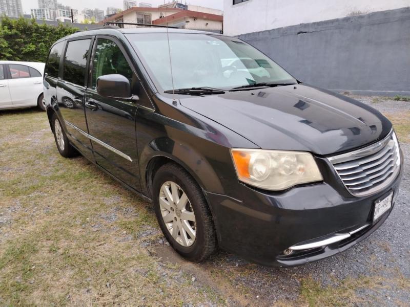 CHRYSLER TOWN & CONTRY LTD 2014
