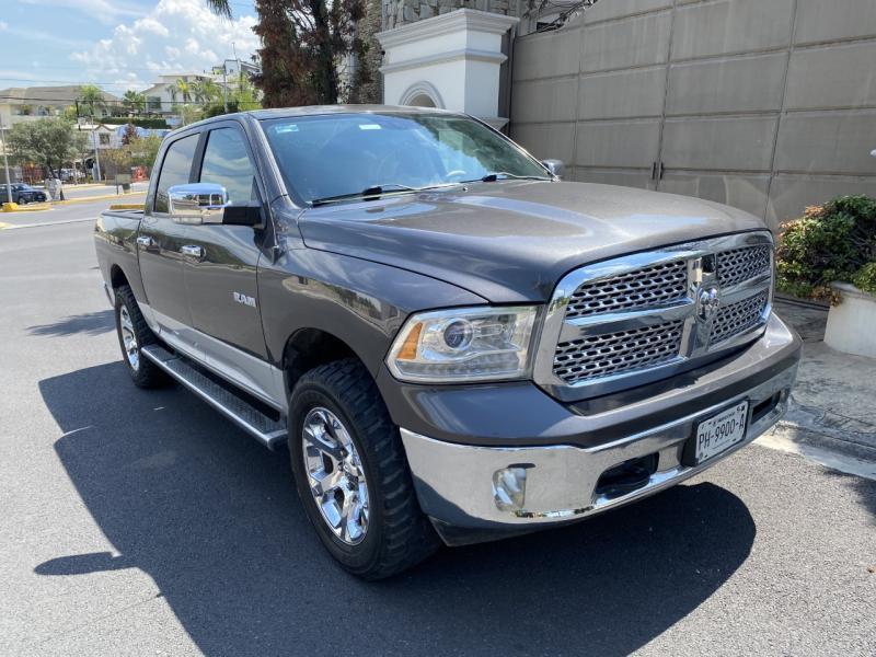 DODGE RAM CREW CAB LARAMIE  4X 42016